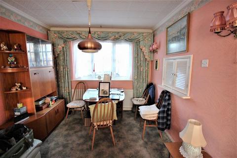 35 Rushdene, London, SE2 9RP