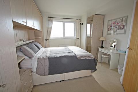 2 bedroom apartment to rent, Oyster Quay, Portsmouth PO6