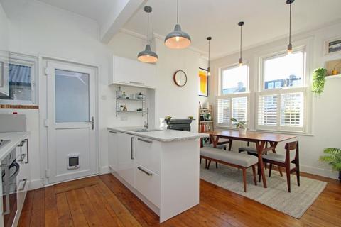 53 Princes Avenue, London, N22 7SB