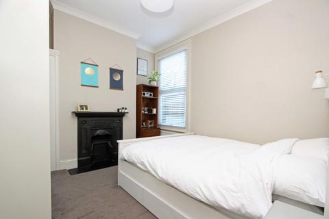 53 Princes Avenue, London, N22 7SB