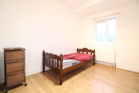 3 bedroom apartment to rent - Barnet Road, Potters Bar