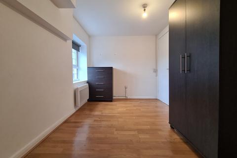 1 bedroom flat to rent, 127 Clapton Common, London E5