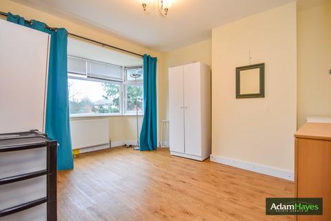 3 bedroom apartment to rent - Cleveland Gardens, Cricklewood, NW2