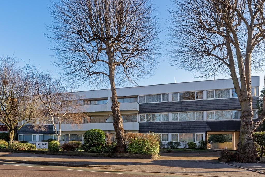 Woodford Road, South Woodford 2 bed apartment £700,000