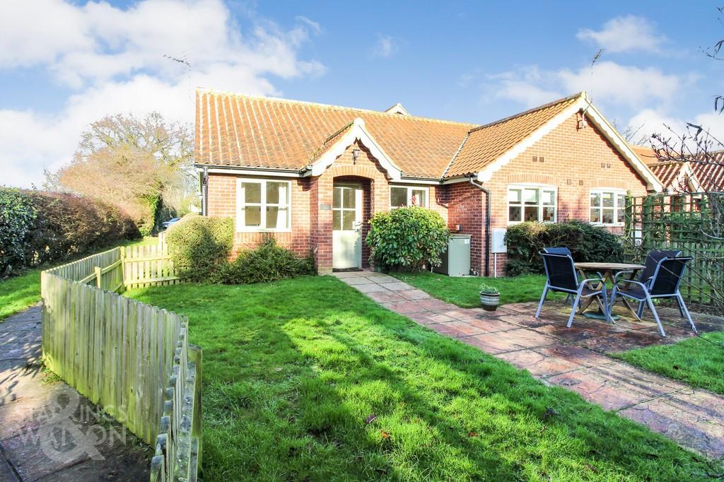 Court Road, Rollesby, Great Yarmouth 2 bed terraced bungalow £230,000