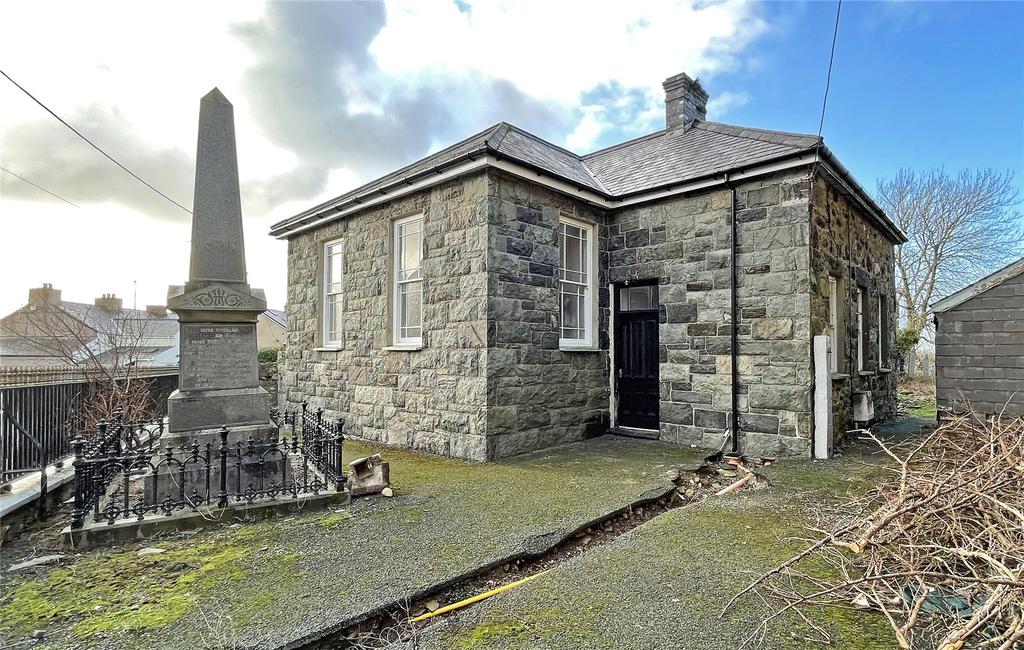 Bethel, Caernarfon, Gwynedd, LL55 2 bed detached house £175,000