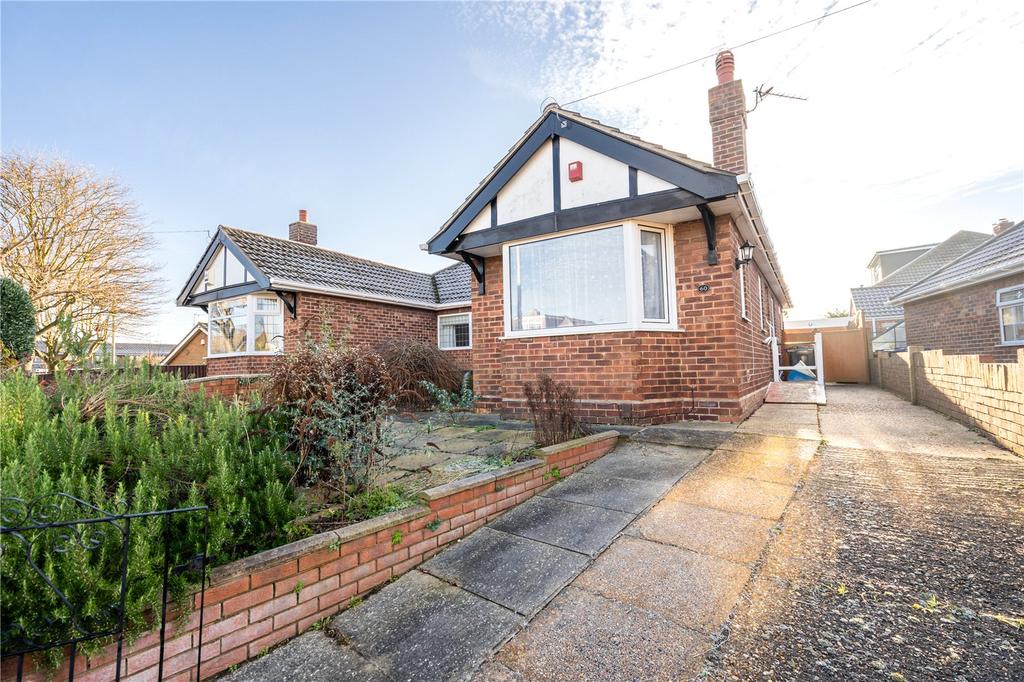Warwick Road, Cleethorpes, DN35 2 bed bungalow £155,000