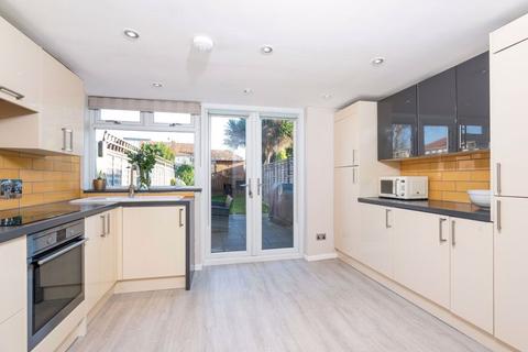 304 Burnt Oak Lane, Sidcup, DA15 8LN