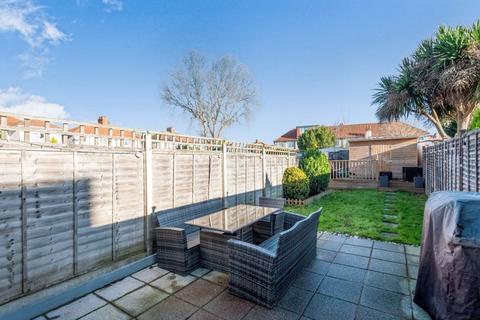 304 Burnt Oak Lane, Sidcup, DA15 8LN