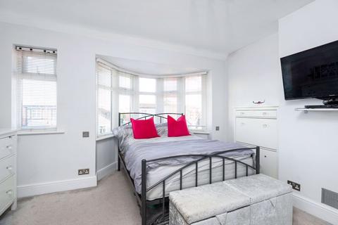 304 Burnt Oak Lane, Sidcup, DA15 8LN