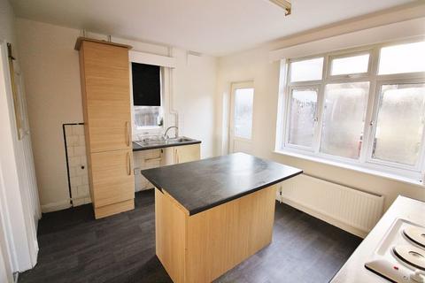 2 bedroom semi-detached house to rent, Elm Terrace, Oldbury