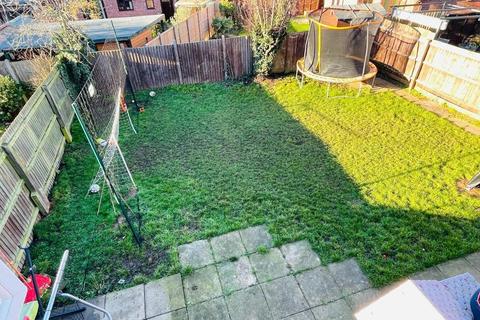 24 Thornemead, Werrington, Peterborough, PE4 7ZD