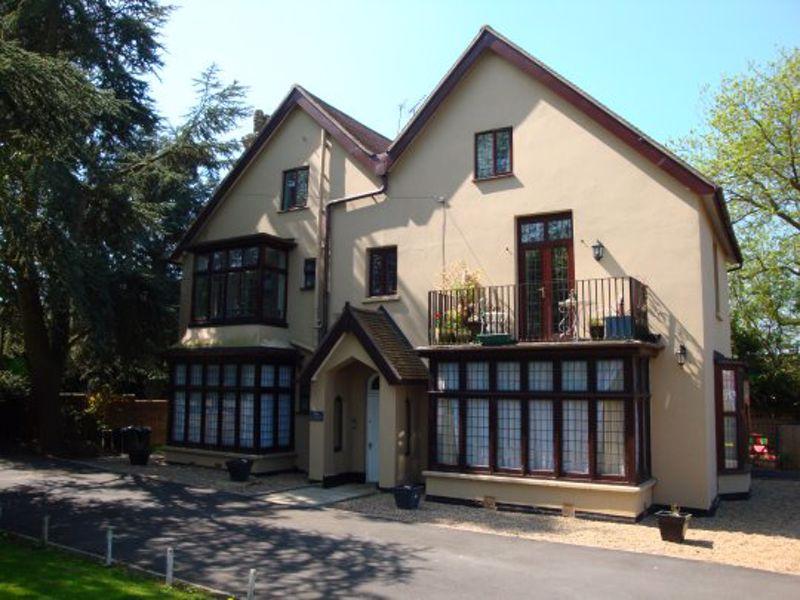 Hillbury Road, Warlingham Studio £850 pcm (£196 pw)