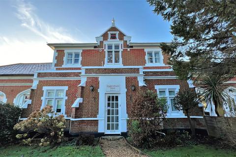 2 bedroom flat to rent - Appley Coach House, Appley Road, Ryde