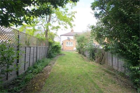22 Edgell Road, Staines-upon-thames, TW18 2ES