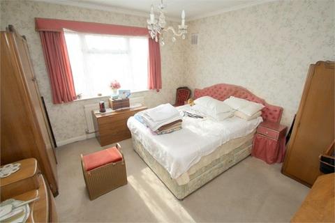 25 Fontmell Close, Ashford, TW15 2NR