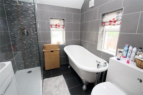 7 Orchard Way, Ashford, TW15 3AU