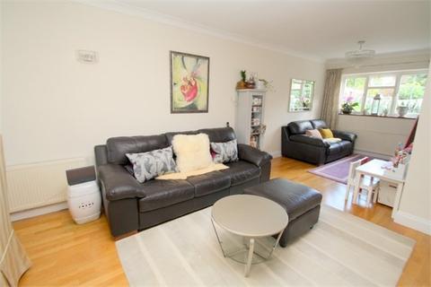 28 Garrick Close, Staines-upon-thames, TW18 2PQ