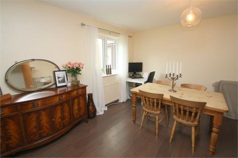 2 bedroom apartment for sale - Oast Court, STAINES-UPON-THAMES, TW18