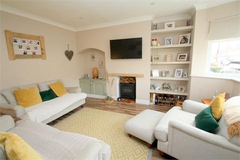 12 Ash Grove, Staines-upon-thames, TW18 1JD