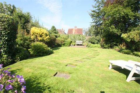 3 Fontmell Close, Ashford, TW15 2NR