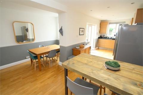 42 Hurstdene Avenue, Staines-upon-thames, TW18 1JQ