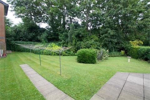 2 bedroom retirement property for sale - Beech Lodge, STAINES-UPON-THAMES, TW18