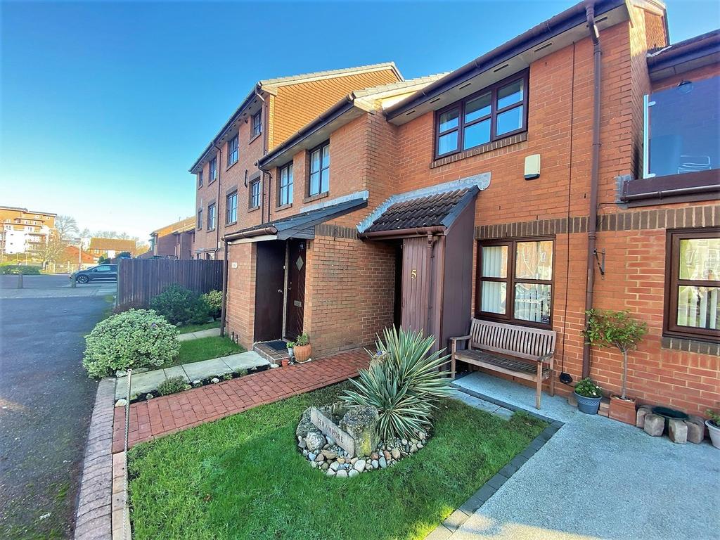 Colborne Close, Baiter Park, Poole, BH15 2 bed terraced house £330,000