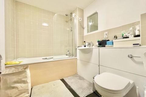 1 bedroom apartment to rent, Hendre Road, SE1