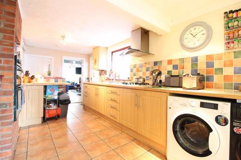 4 bedroom townhouse for sale, Icknield Street, Dunstable