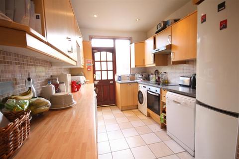 1 bedroom in a house share to rent - Herbert Gardens, Kensal RIse,