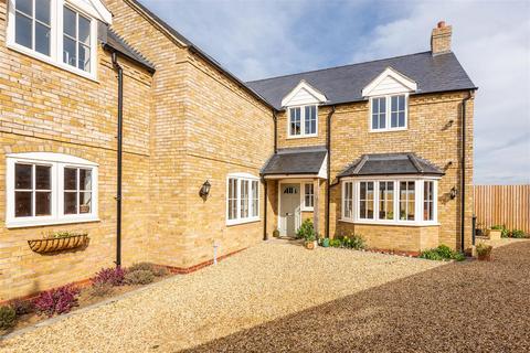 5 bedroom detached house for sale - Brindley Close, Thorpe-On-The-Hill, Lincoln