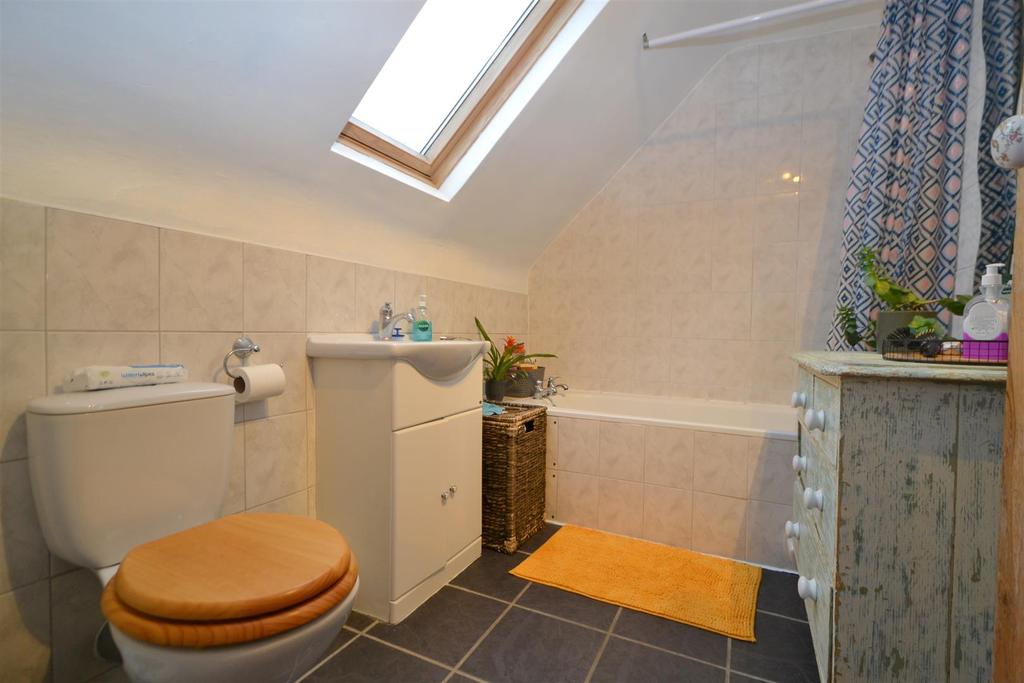 Bathroom.JPG