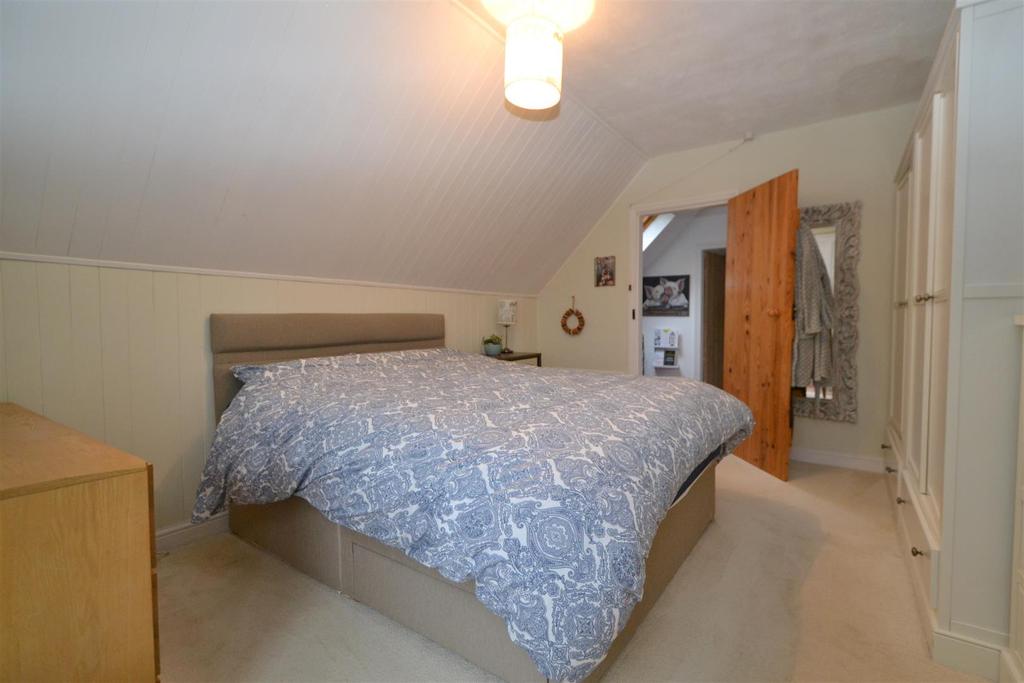 Bed1.JPG