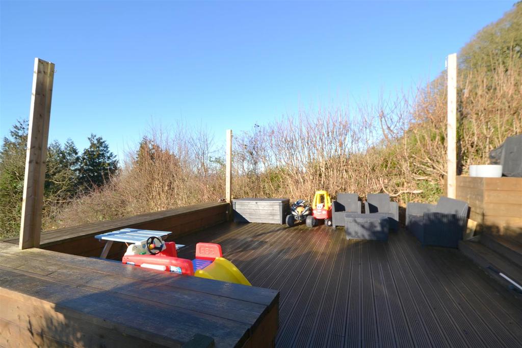 Deck2.JPG