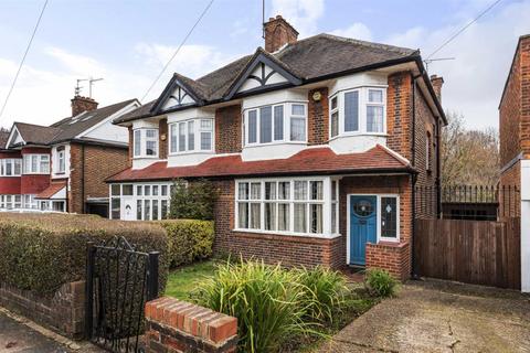 42 Chanctonbury Way, London, N12 7JD