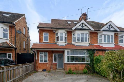 72 Chanctonbury Way, London, N12 7AB