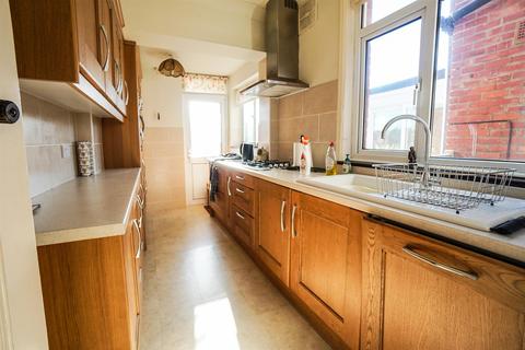 3 bedroom semi-detached house for sale - Bexhill Road, St. Leonards-on-sea