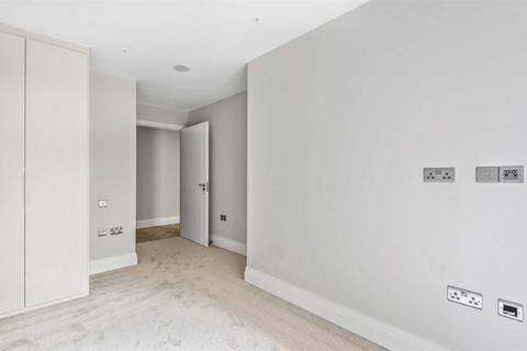 2 bedroom flat for sale, Holden Road, Woodside Park