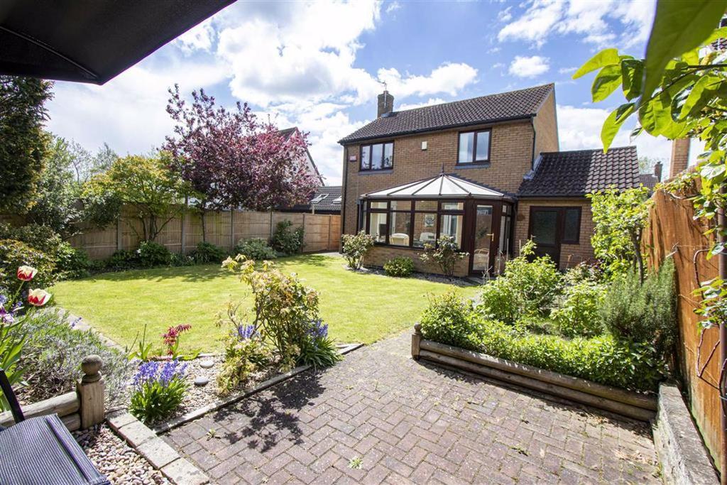 Joules Court, Shenley Lodge, Milton Keynes 4 bed detached house for