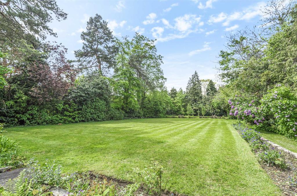 Newlands Avenue, Radlett 5 bed detached house £4,250,000