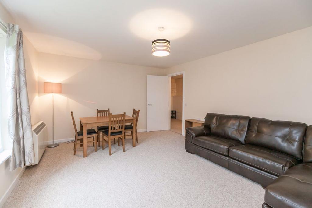 EASTER DALRY WYND, DALRY, EH11 2TW 2 bed flat £975 pcm (£225 pw)