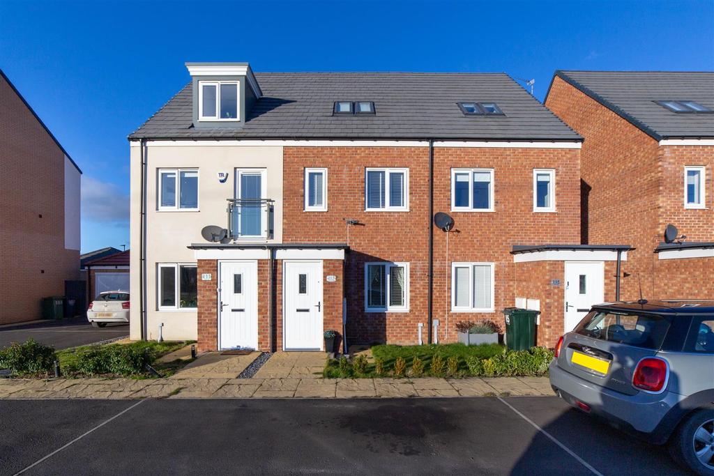Osprey Walk, Great Park, Newcastle... 3 bed townhouse £190,000