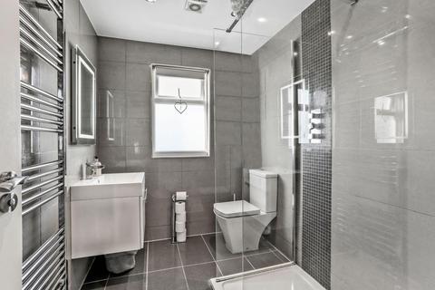 10 Carshalton Place, Carshalton, SM5 3BH