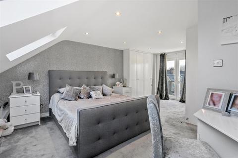 10 Carshalton Place, Carshalton, SM5 3BH