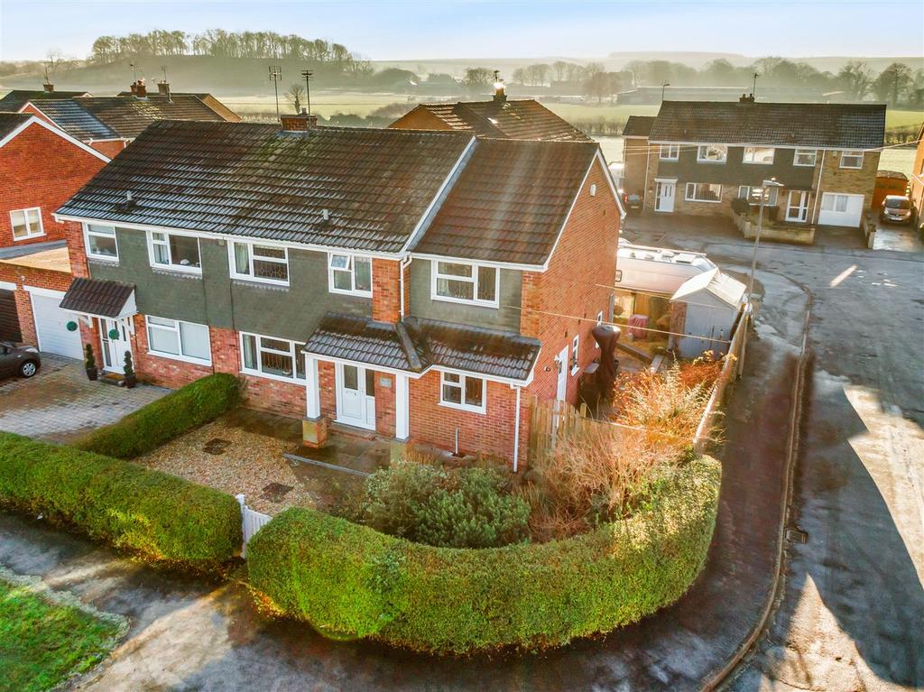 50 Langley Drive, Norton, Malton, North Yorkshire, YO17 9AR 4 bed semidetached house £285,000