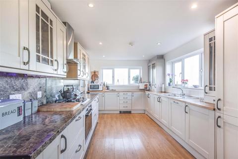 5 bedroom semi-detached house for sale - Behoes Lane, Woodcote, Reading