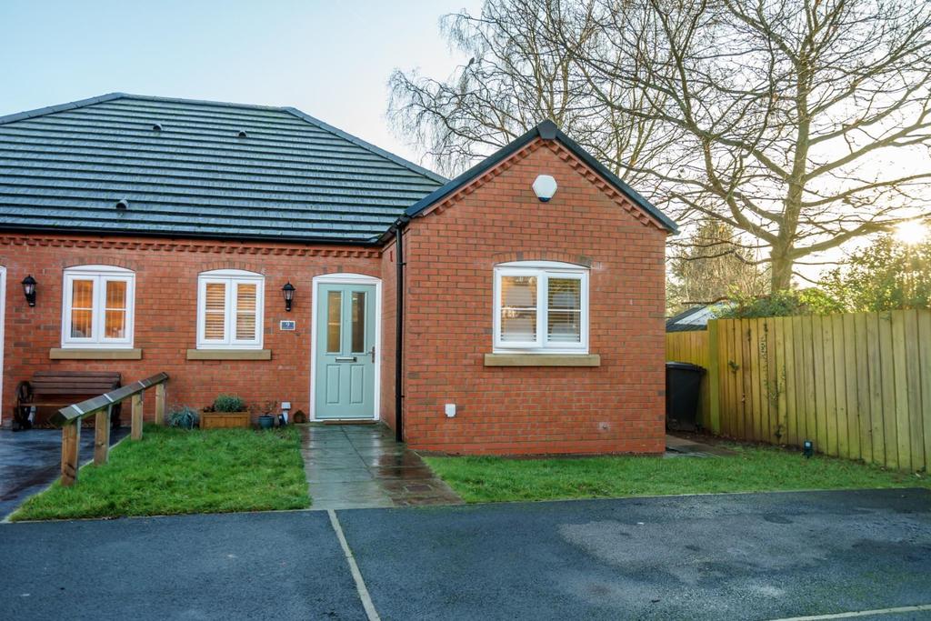 Apple Tree Lane, York 2 bed semidetached bungalow £265,000