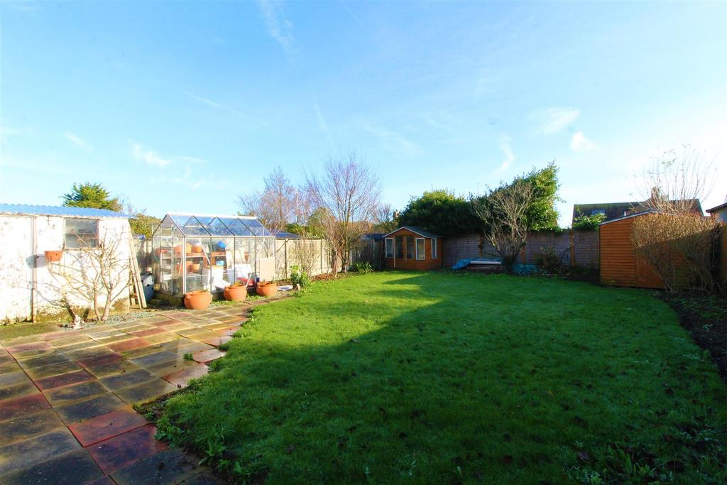Gloucester Avenue, Margate 4 bed chalet £450,000