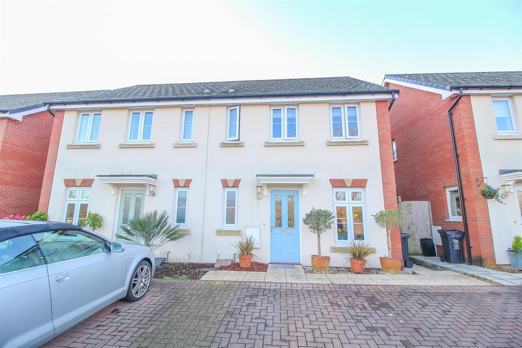 Rhymney Way, Bassaleg, Newport 3 bed semidetached house £240,000